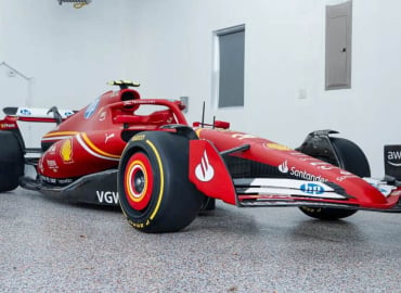 1:1 Scale Ferrari SF Display Model