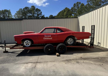 Pontiac Tempest with Trailer